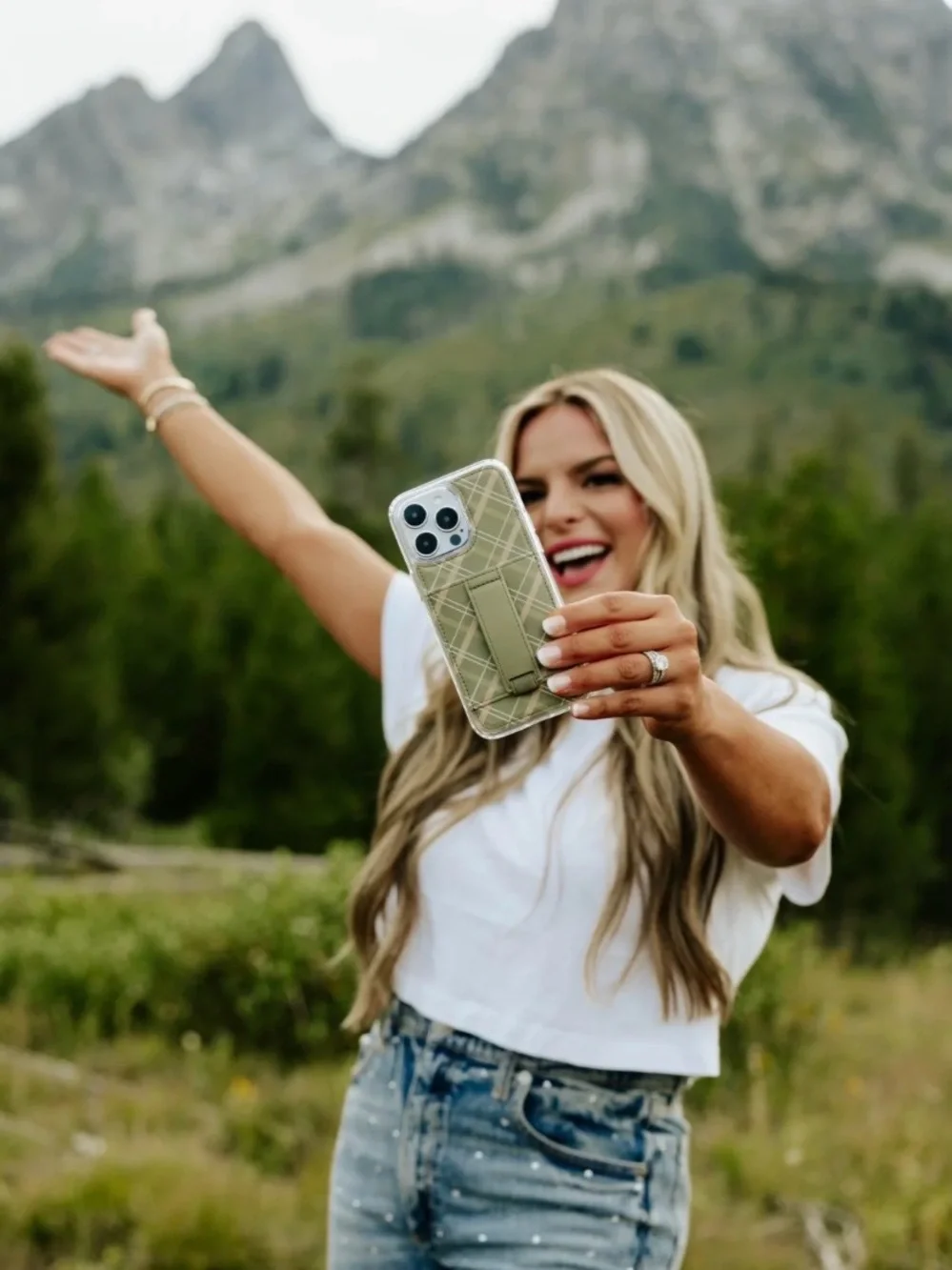 Wall Case “Stars Hollow by Casey Holmes” Green Plaid iPhone 13 Pro Max NWT